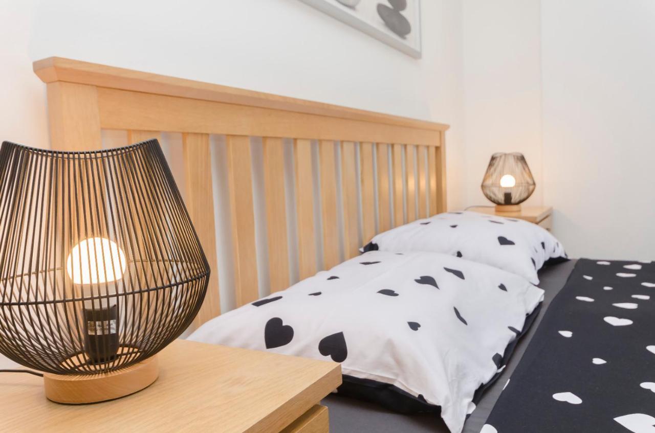 Teras De Vodice Apartment Bagian luar foto