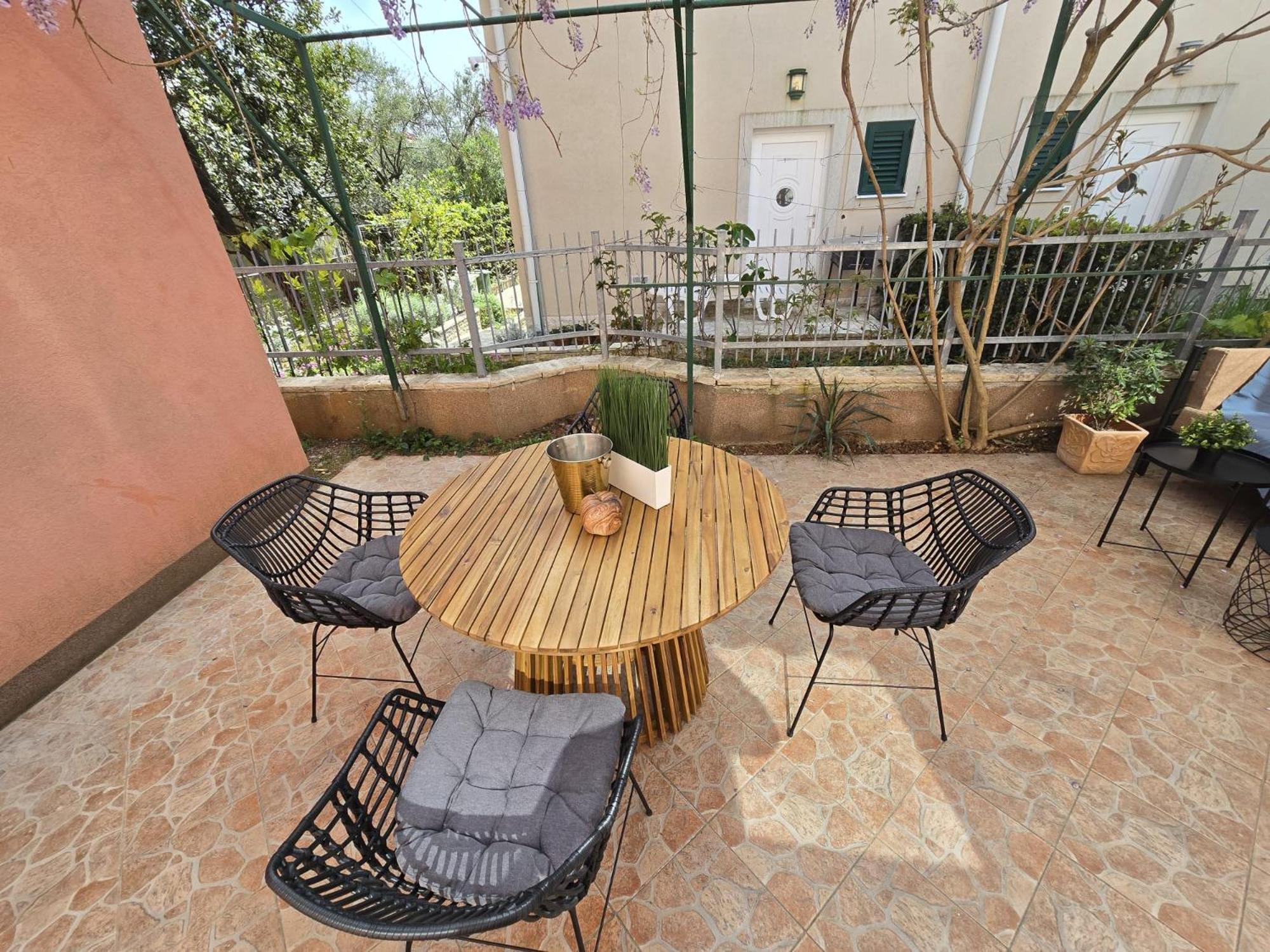Teras De Vodice Apartment Bagian luar foto
